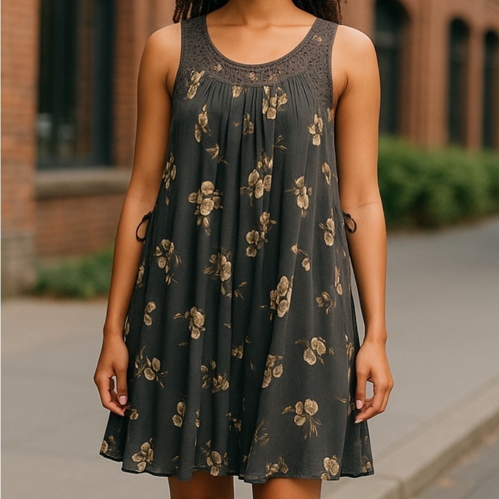 Free People Gray floral Dress, Women’s size XSmall, ties at side, D27